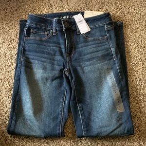Brand new with tags. American Eagle skinny 4 short jeans